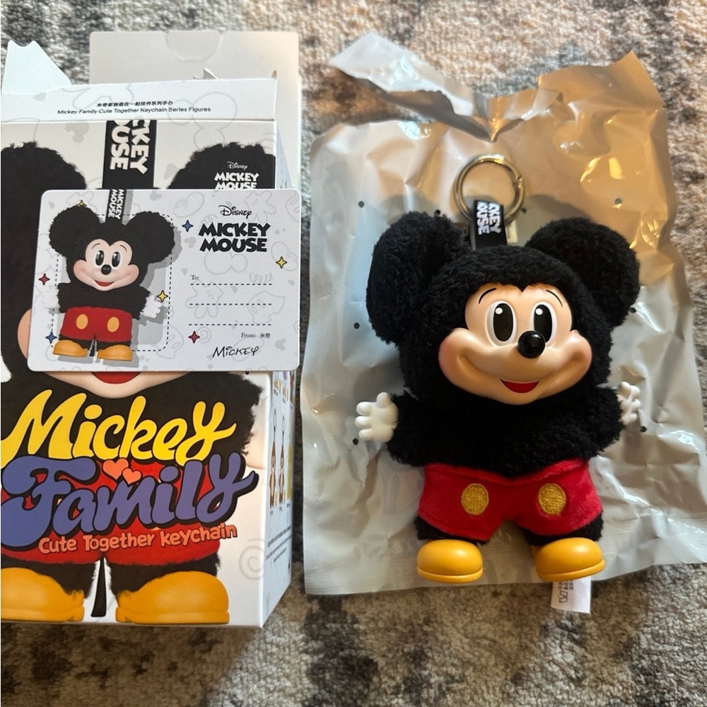 POP MART Mickey Family Keychain – Mickey Opened – 100% Authentic